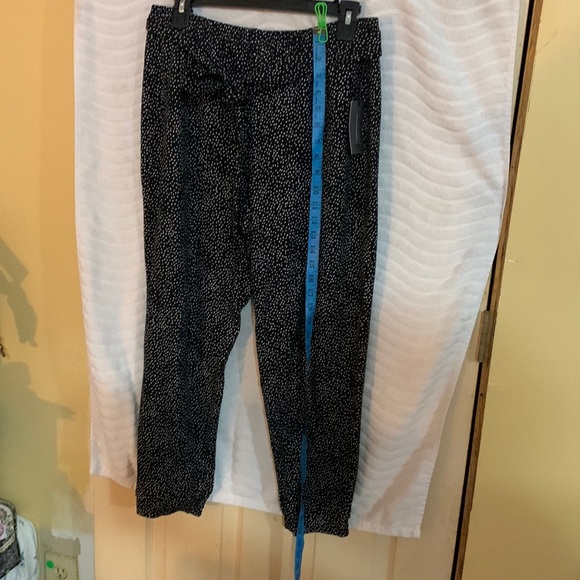 ๐ ONE BY CHAPTER ONE- BLACK AND WHITE POLKADOTS PANTS (M) ๐ - Picture 1 of 9